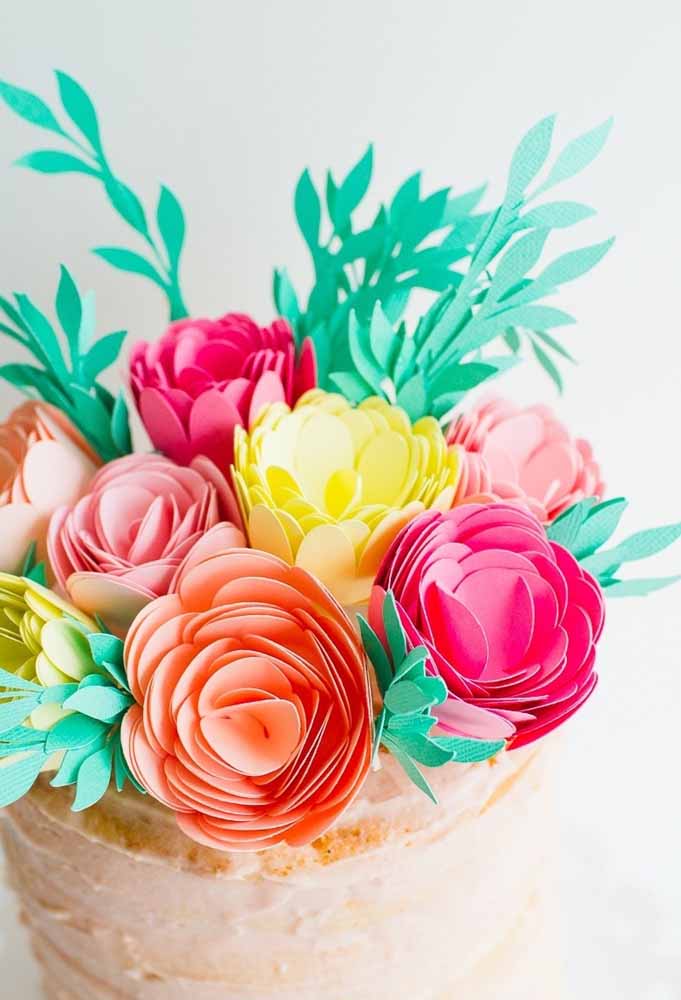 Flores de papel delicadas: aprenda o passo a passo com dicas para criar lindos buquês handmade