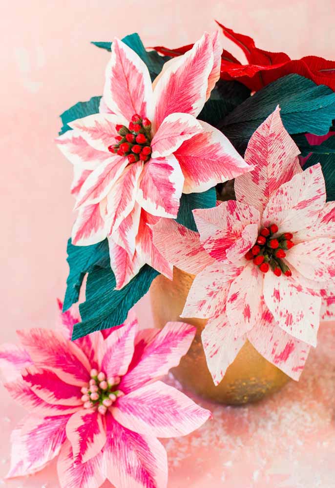 Flores de papel delicadas: aprenda o passo a passo com dicas para criar lindos buquês handmade