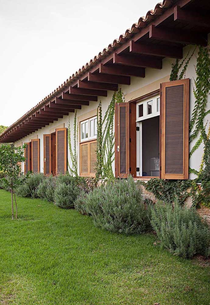 Telhados coloniais: beleza clássica, durabilidade e charme para sua casa