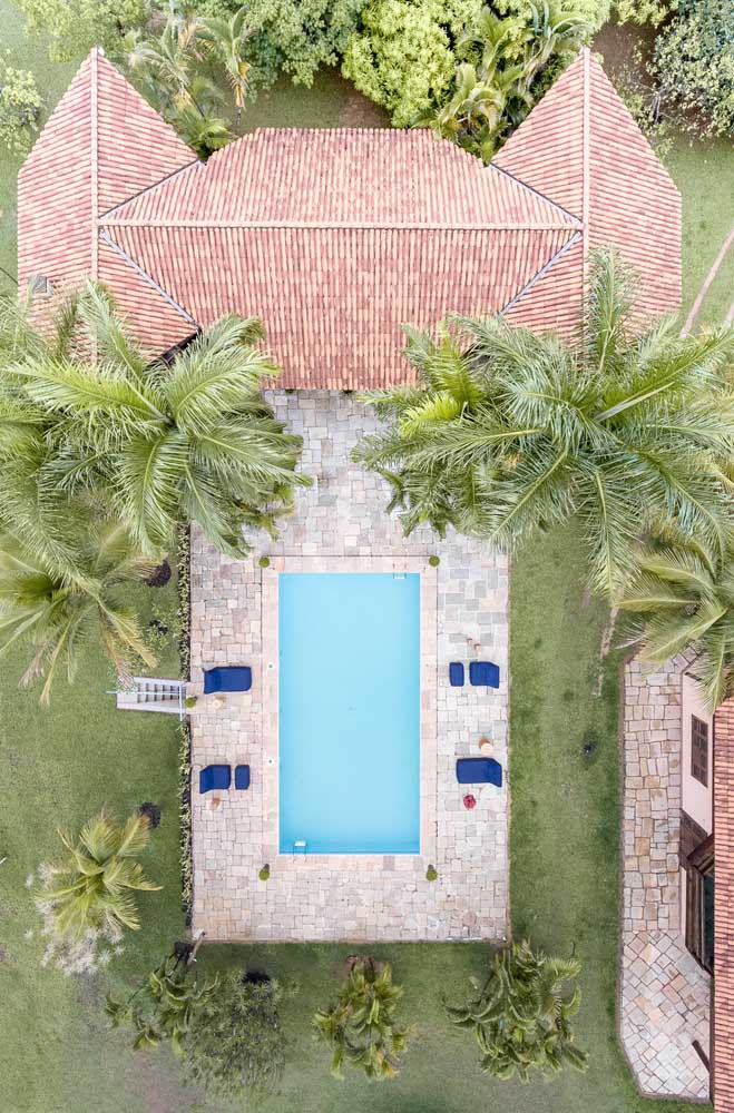 Telhados coloniais: beleza clássica, durabilidade e charme para sua casa