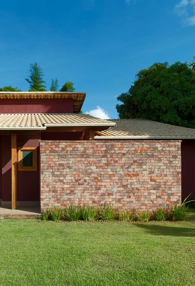 Telhados coloniais: beleza clássica, durabilidade e charme para sua casa